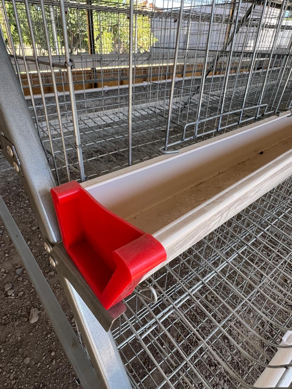 Comedero plastico en detalle